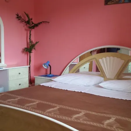 Apartamento With Parking Space Marina, Trogir - 1062 Marina (Bossoglina)